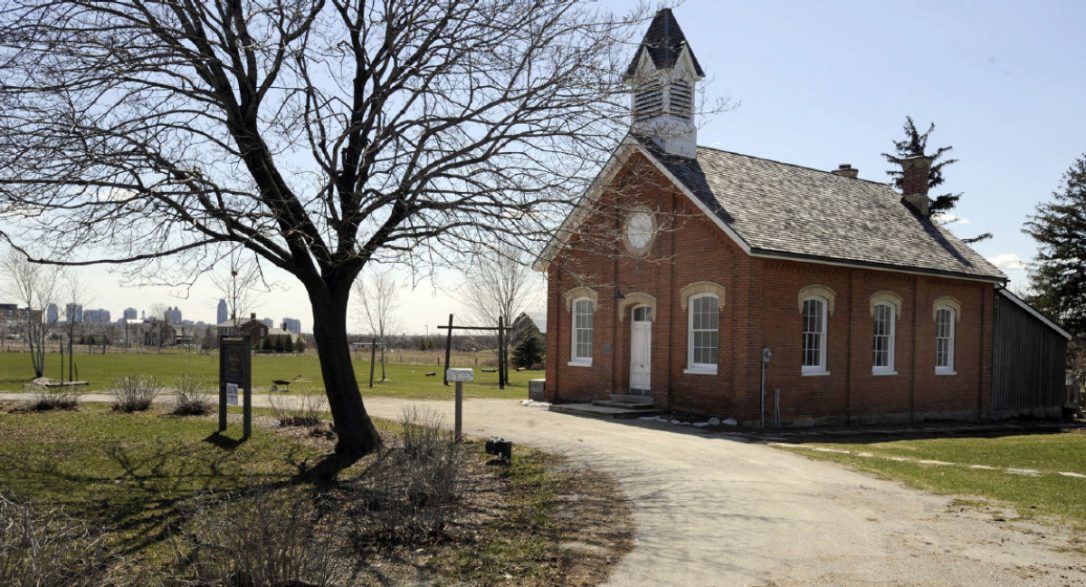 Gate_Three's tweet image. RT @constructcanmag: Mega-projects reshaping Mississauga sprawl, says @TorontoStar buff.ly/2enRewu