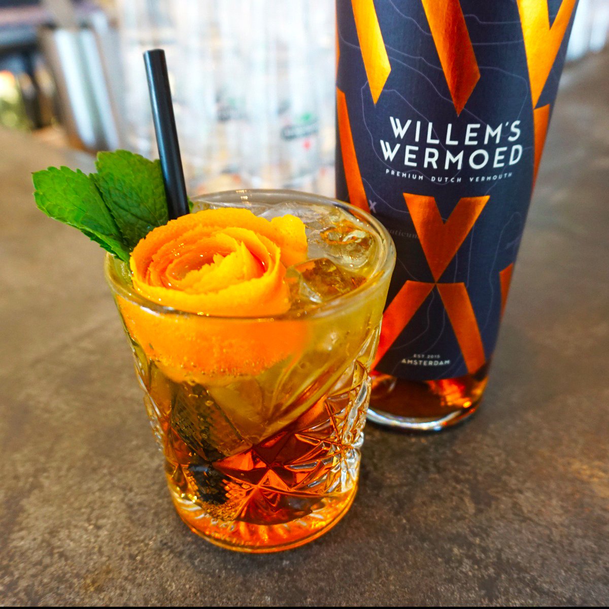 We present you the 'Dutch Ginger'. A refreshing drink with Willem's Wermoed, London dry gin and ginger ale. #vermouth #gin