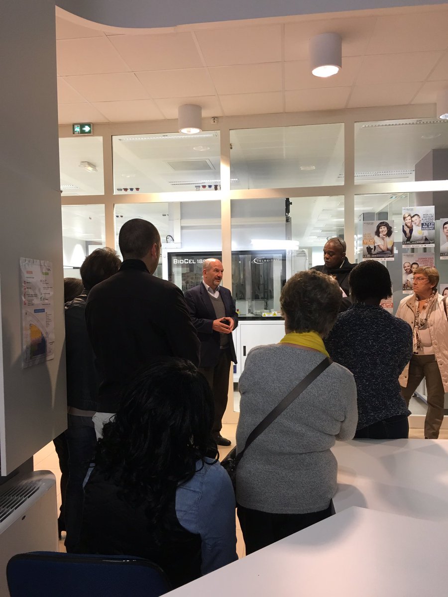 JuTelethon's tweet photo. C'est parti ! Lancement du Telethon de l'Essonne, qui débute par une visite du laboratoire Istem #telethon2016  #telethon91nord https://t.co/DrvaQ8y9DC