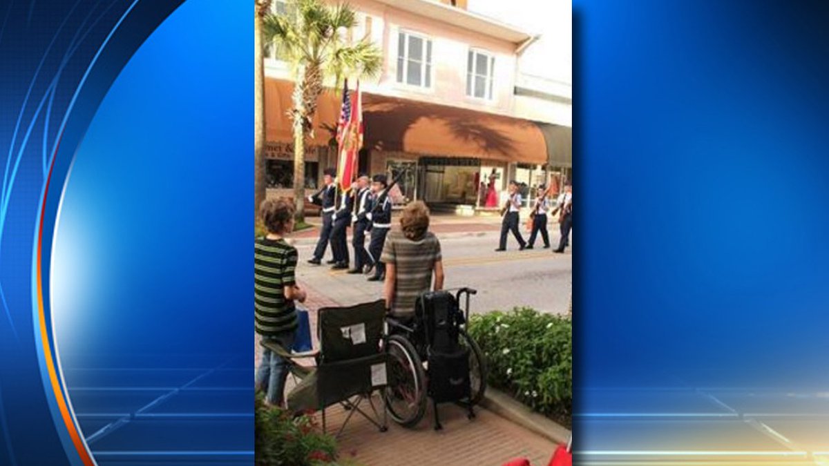 Florida teen in wheelchair rises to honor American flag bit.ly/2dVfmBO?utm_me… https://t.co/INtubs1kHL