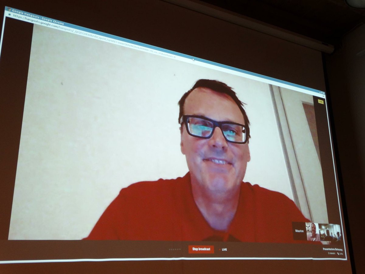 cosmopolio's tweet photo. Check: @Codourey @thomaSchulz live #convcomp2016 #milano 🎤 #hangout #chatbots Grazie @pmontrasio 👏🏼 https://t.co/W33FVFxWt8
