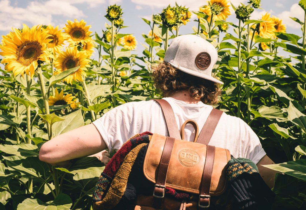 Take time to stop and smell the sunshine this #Summer!

A great weekend to all our friends &amp; fans...

#FOMBrand