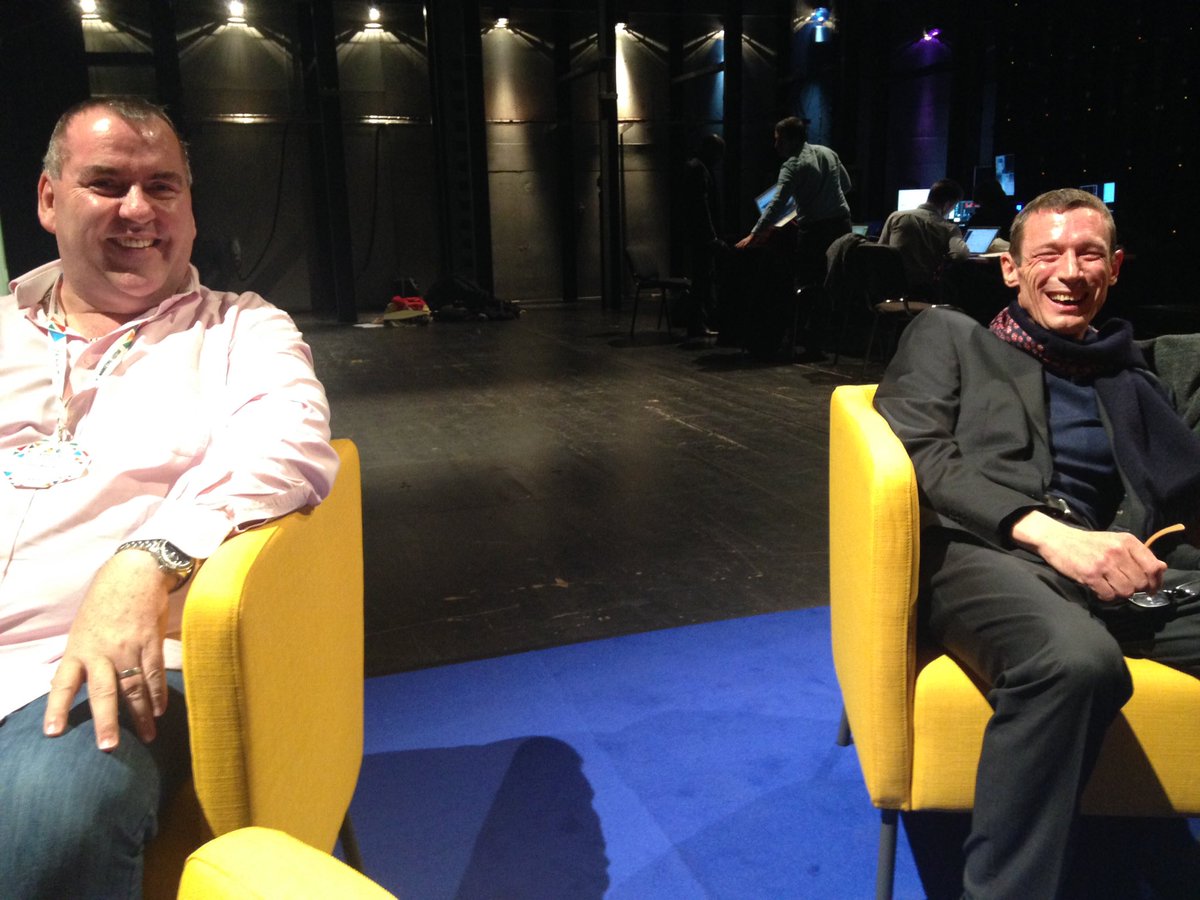 Dělám rozhovor a najednou vidím, že mi štáb zmizel a já jsem tu furt a dobře se bavím. #mktfest moderátor not bad!