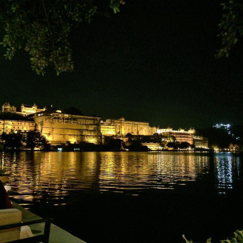 narayananh's tweet photo. The view from our table during dinner tonight :) #Udaipur #travel @instaudaipur @sweetudai… https://t.co/W9UyCio7qW https://t.co/VI1T3nEUEv