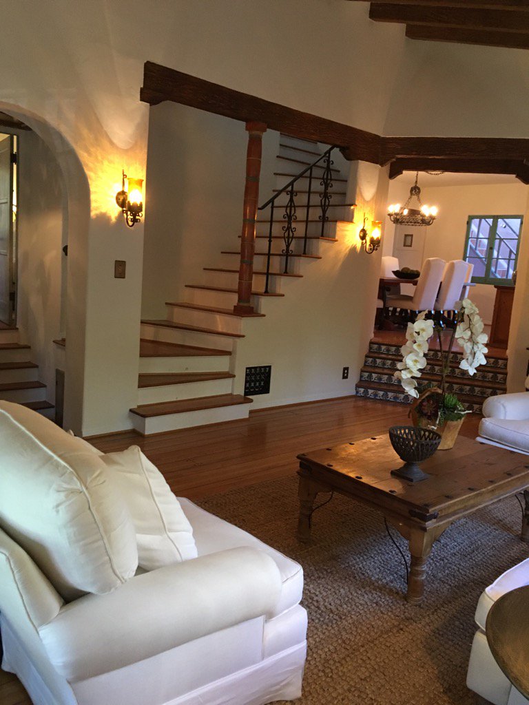 FioraAston's tweet photo. The most Romantic Spanish house for sale
In Westwood
Only for $2,195,000 https://t.co/YDH5cgP6S4