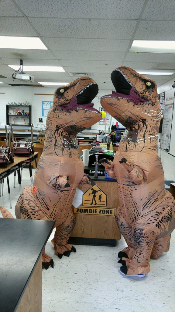sumnerlhs's tweet photo. Best day ever! Love you @MsRegnier your the best https://t.co/DrHmvbi2p8