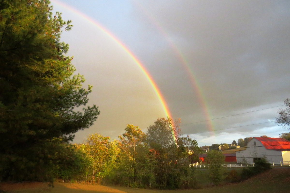 Race4caster's tweet photo. A very bright double rainbow in Talbott this evening. @10weather @lucky13wxman @NWSMorristown https://t.co/z5TZv7ZBFA