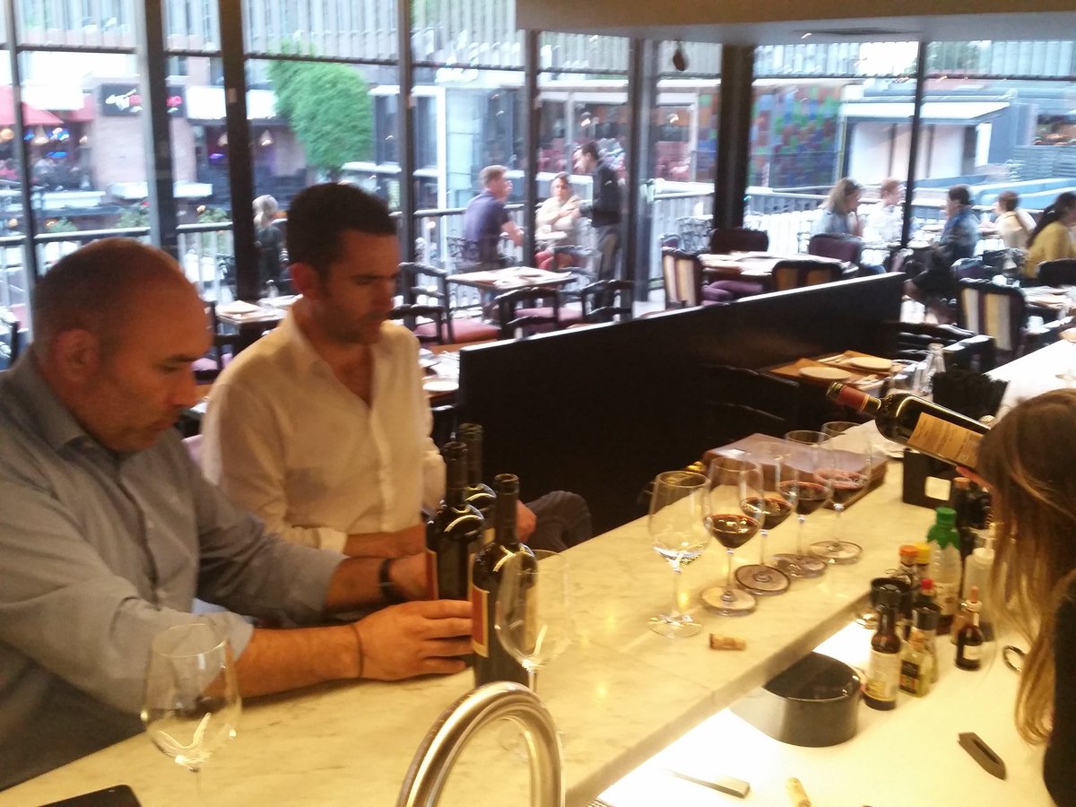 Primer vuelo vertical de liguai, con german lyon al servicio. Toda la noche. Cosechas 03, 06, 08, 12. Solo en Barrica 94! @perezcruz_wines