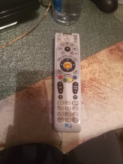 My mom tried to make a phone call with this a little bit ago... https://t.co/xBIoL2Jw2x<a href="/tag/bestyearever"class="tags"><span>#bestyearever</span></a>