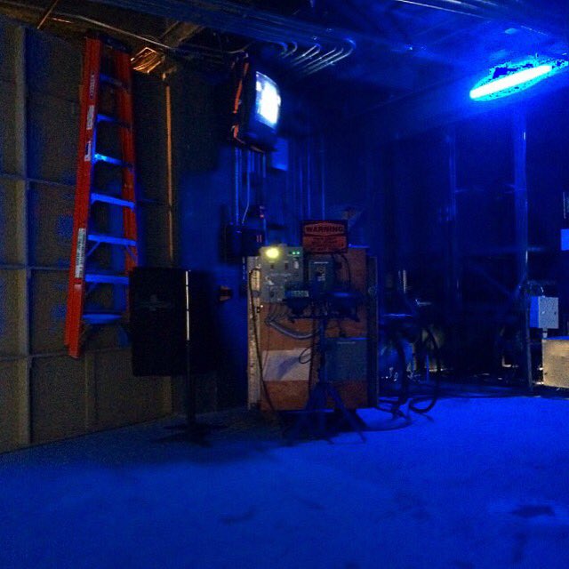 santafeopera's tweet photo. Missing the special blue light that says Performance In Progress! #hookedonopera https://t.co/p6kkJN40gc