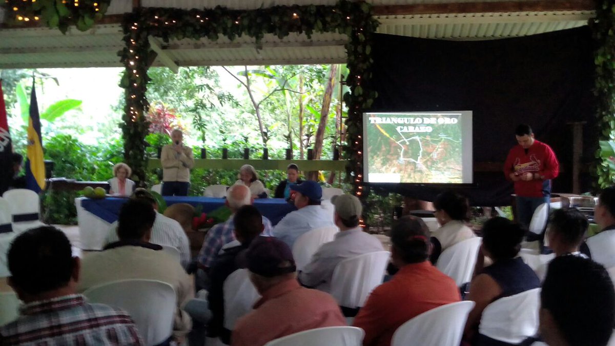JsCarazo's tweet photo. #AMORANICARAGUA
#AdelanteConDaniel
#Guardabarranco participa del Conversatorio del Triangulo de oro en Carazo para su debido cuido https://t.co/f3IExTYqiI