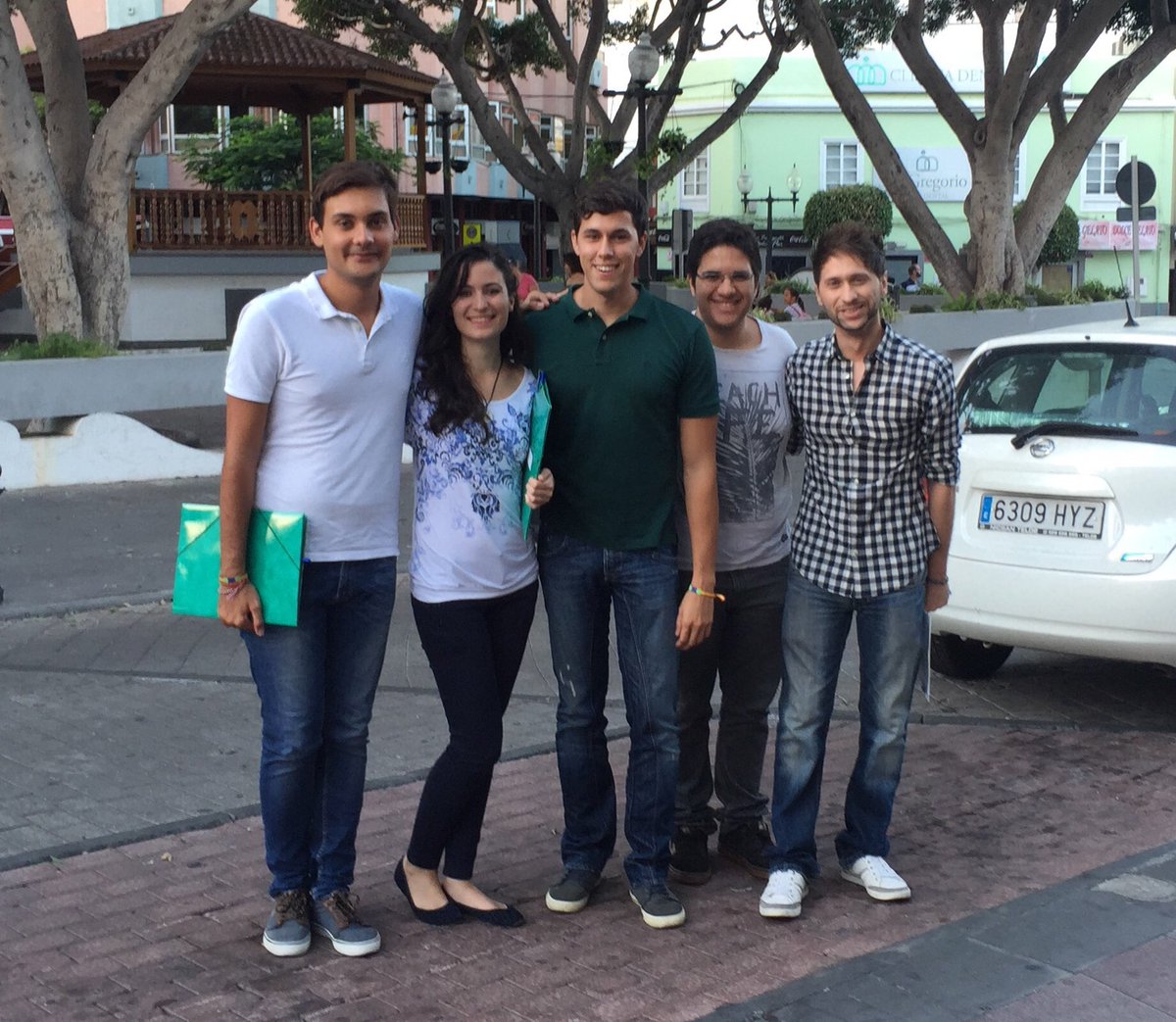 NNGGranCanaria's tweet photo. @ZeusBA13 y el nuevo equipo de @nnggpptelde recogen un total de 32 quejas jóvenes en Telde, seguimos el próximo viernes #CuéntanosGC https://t.co/kLRprm8D5P