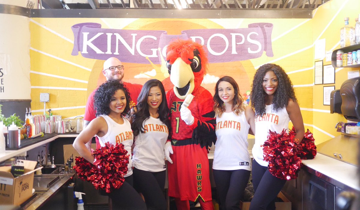 Awesome day teaming up with @kingofpops and @Parkmobile to debut the new Hawksicle!  #TrueToAtlanta https://t.co/sqTwrwBMqj