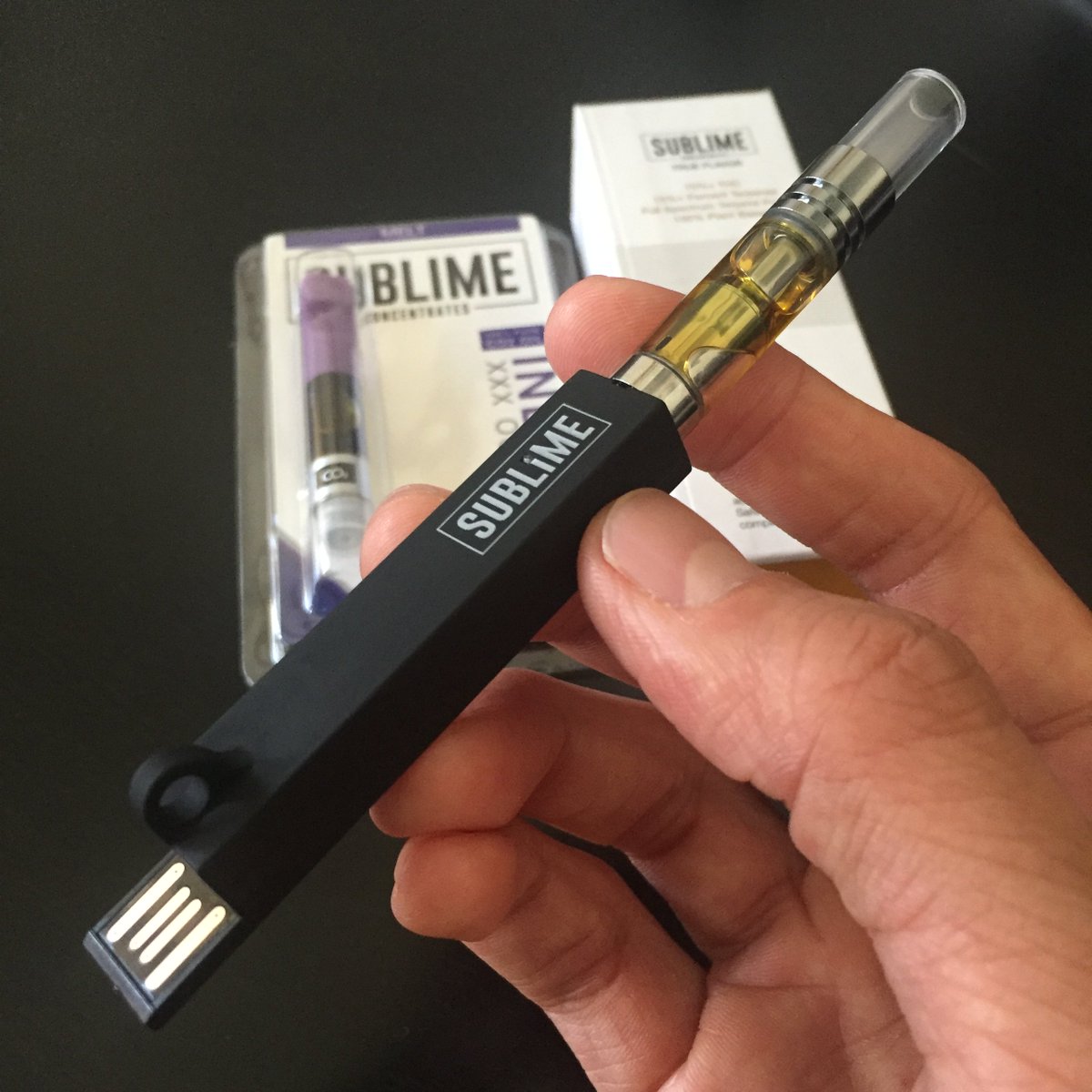Sublime Concentrates battery with built in USB charger. Super duper  convenience!  #sublimeconcentrates #vapepen #vapebattery