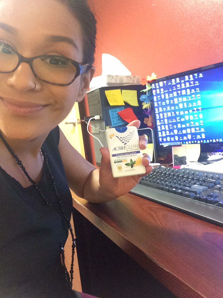 iriscoriz's tweet photo. The best desk tool! @actvclean #activeclean #actvclean #cleanhands #officesupplies https://t.co/lwxGKIDBWn