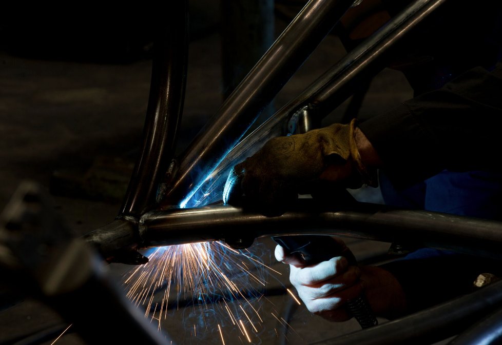 mtsoffroad's tweet photo. Sparks flying in the shop today! #MTSOffRoad #Offroad #4x4 #ATV #LED #Lighting #Tuning #CustomTuning #Performance #UTVCages #RollCages https://t.co/0wuSnwhVCz