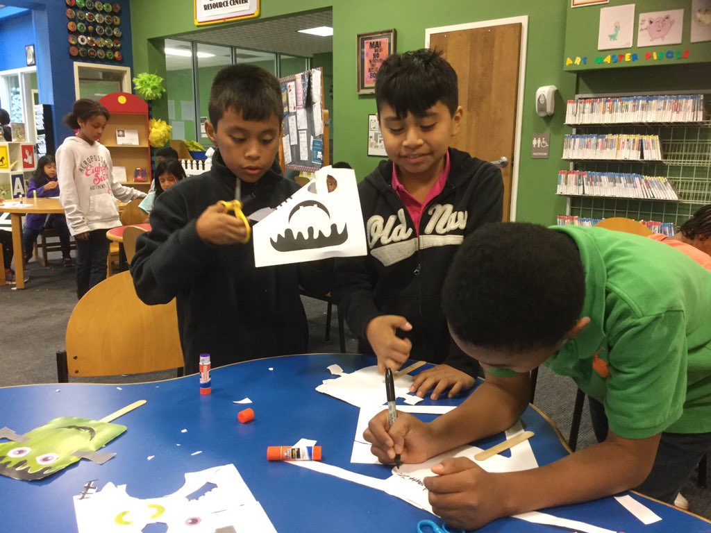 FarleyClass's tweet photo. Students ❤️making Frankenstein masks! #fieldtripsarefun #readingisfun #gcs2016 @WEStriplin @gadsdenlibrary https://t.co/MqeTLPdMAA