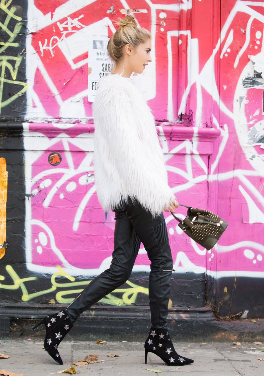 DuneLondonHelp's tweet photo. *Coming Soon* Star Statement! Amy Neville style out boots Orbit https://t.co/vECKpehx2L #BootTribe #DuneLondon https://t.co/jPTHfk7hCK