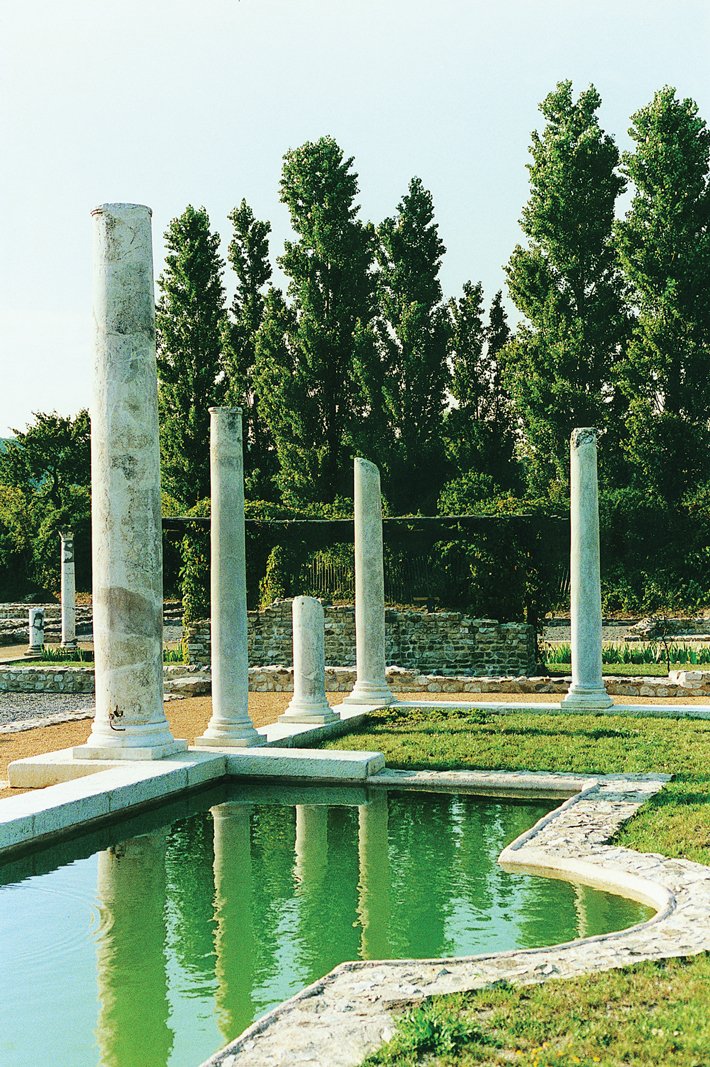 archaeologymag's tweet photo. The remains of Vienna, one of the most important and prosperous towns in Roman Gaul, were found during construction  https://t.co/yPJeOCb4cM https://t.co/SeotYls3mM