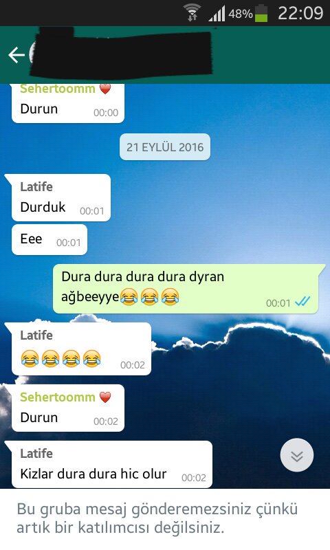 Efm38Sahin's tweet photo. Neden iki dakika ciddi olamıyoruz ki biz 😂😂@GokdenizSeher afsjhsdfgjj😂😂🙋 https://t.co/1OX4Vy4rzV