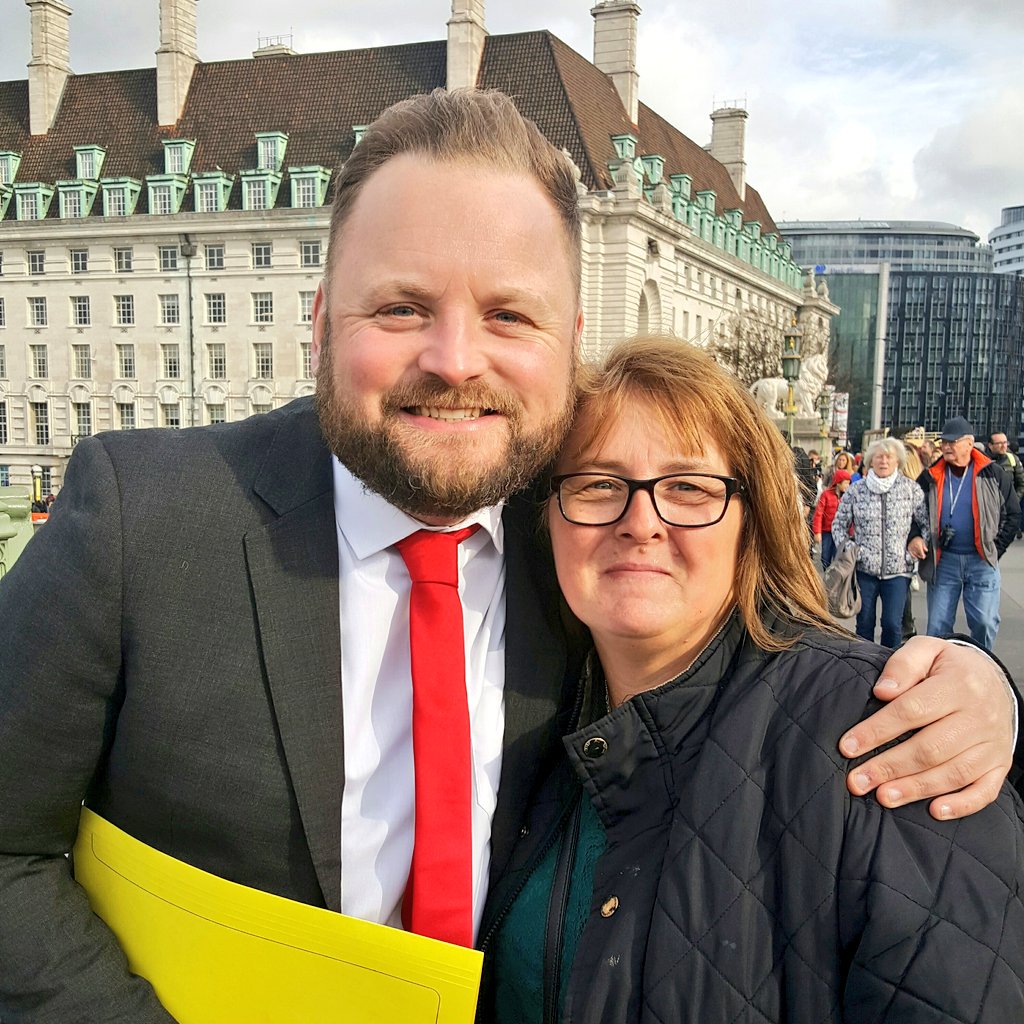 bev_norchi's tweet photo. Met the fb legend today @arron_crascall https://t.co/9ZPZnZ5Lyd