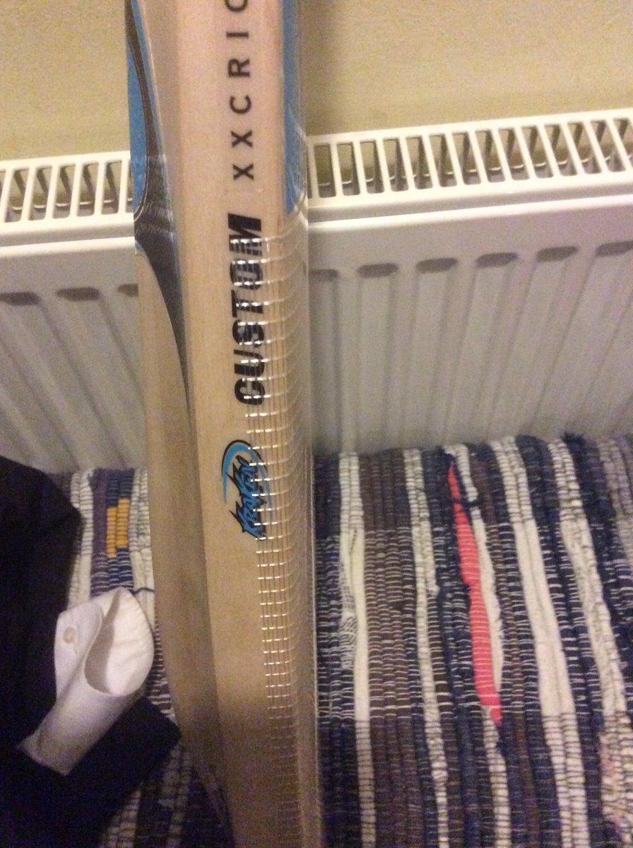 chezza18102000's tweet photo. Big Thanks to @Norfolkbats for the amazing bat refurb, looks better than when I got it 👍 #BatDoctor https://t.co/mNPdl8mEeK