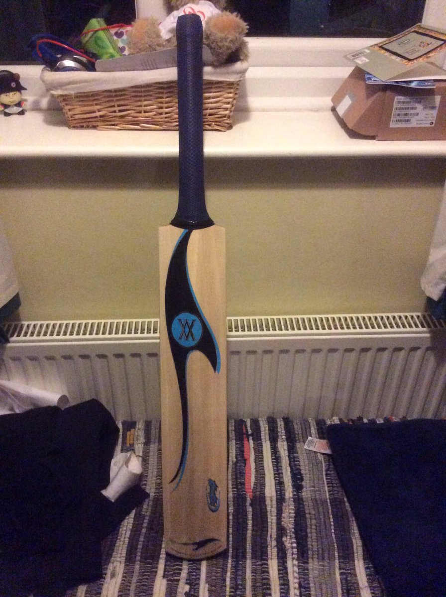 chezza18102000's tweet photo. Big Thanks to @Norfolkbats for the amazing bat refurb, looks better than when I got it 👍 #BatDoctor https://t.co/mNPdl8mEeK