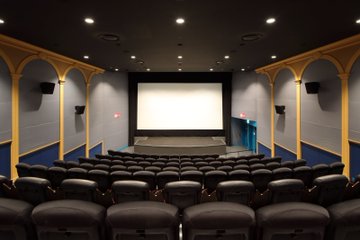 ペアシート カップルシートがある東京都内5店舗すべての映画デートにおすすめ映画館紹介 新宿 豊洲 お台場 品川 渋谷