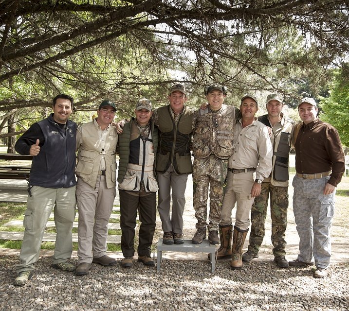 dovehunting's tweet photo. Extended fun at Los Chañares: Nahuel (Host) with this great Mexican group.
#dovehunting #doveshooting https://t.co/IuNi73rq7i