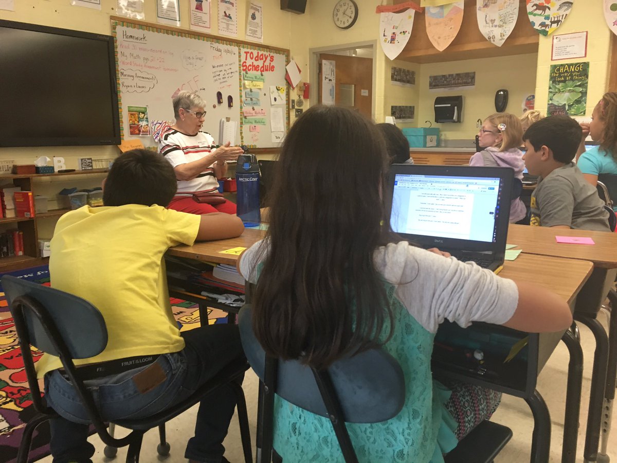 BergeronR14's tweet photo. A special group of seniors visited 5th graders today at MES to check out our amazing authors!  #sharingstoriesacrossgenerations https://t.co/Xn3uu5d9fU