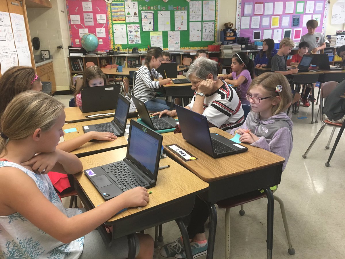 BergeronR14's tweet photo. A special group of seniors visited 5th graders today at MES to check out our amazing authors!  #sharingstoriesacrossgenerations https://t.co/Xn3uu5d9fU