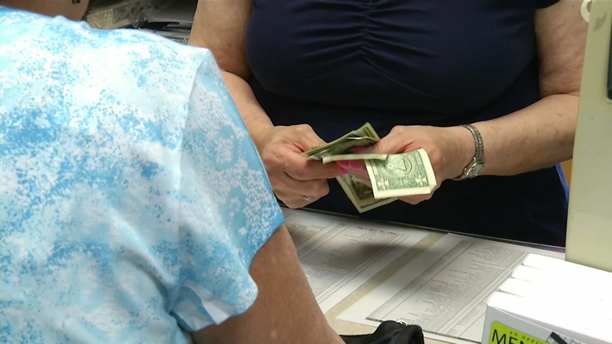 NJSpotlightNews's tweet image. What a #MinimumWage Increase Means to Small Businesses @FlanaganNJTV reports @NJGCA_ @NJPolicy @WhitenJon bit.ly/2er0rjl