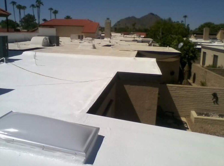 RoofinginAZ's tweet photo. Roof Maintenance #spfroof #foamroof #scottsdaleroofer #roofrecoat #roofrepair #flatroof #phoenixroofer #mesaroofer #roofcoating https://t.co/66JmAwXhPV