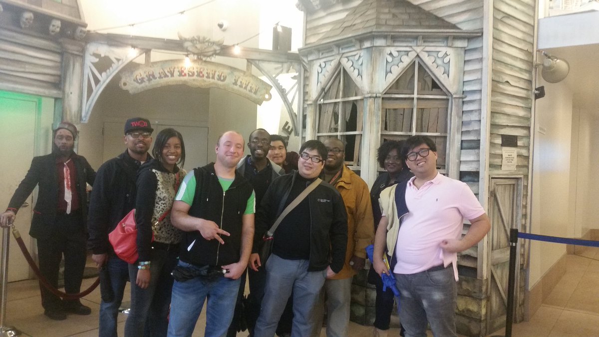 Jeanne4377's tweet photo. Bridges ready for the Haunted Hotel #NYCCT #GoodwillNYNJ #AreYouScaredYet #Boo https://t.co/K0gY00LOI2
