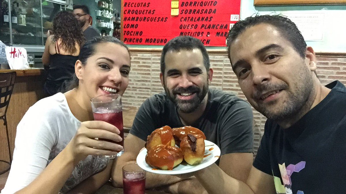 DaniAyala7's tweet photo. Unos reclutas, unas @estrellalevante y tintos de verano.... y ahora a por @secondmusic #Welcome2016 #BUM2016 https://t.co/xkfcAy30cd