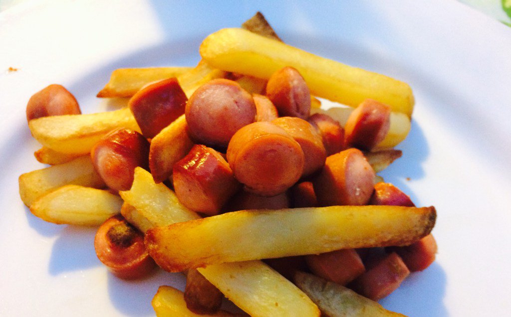 fmccurdy's tweet photo. Salchipapas https://t.co/f5BSxSysE7 https://t.co/namXOPoWvO