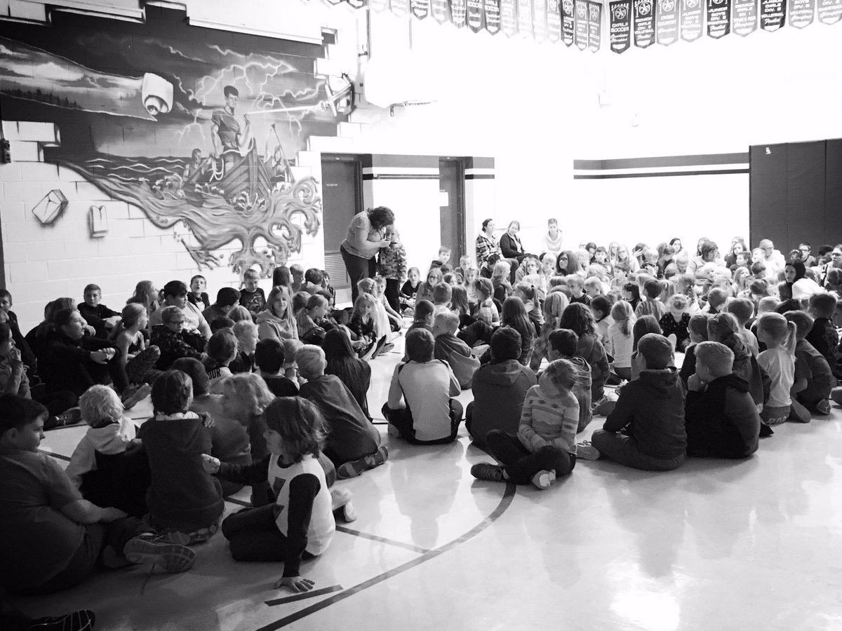 MissADua's tweet photo. Ss at St. John Fisher participated in the Living Rosary today. They were amazed to see a Rosary that was the size of the gym #sccdsb #sjf https://t.co/zywdbXKtTB