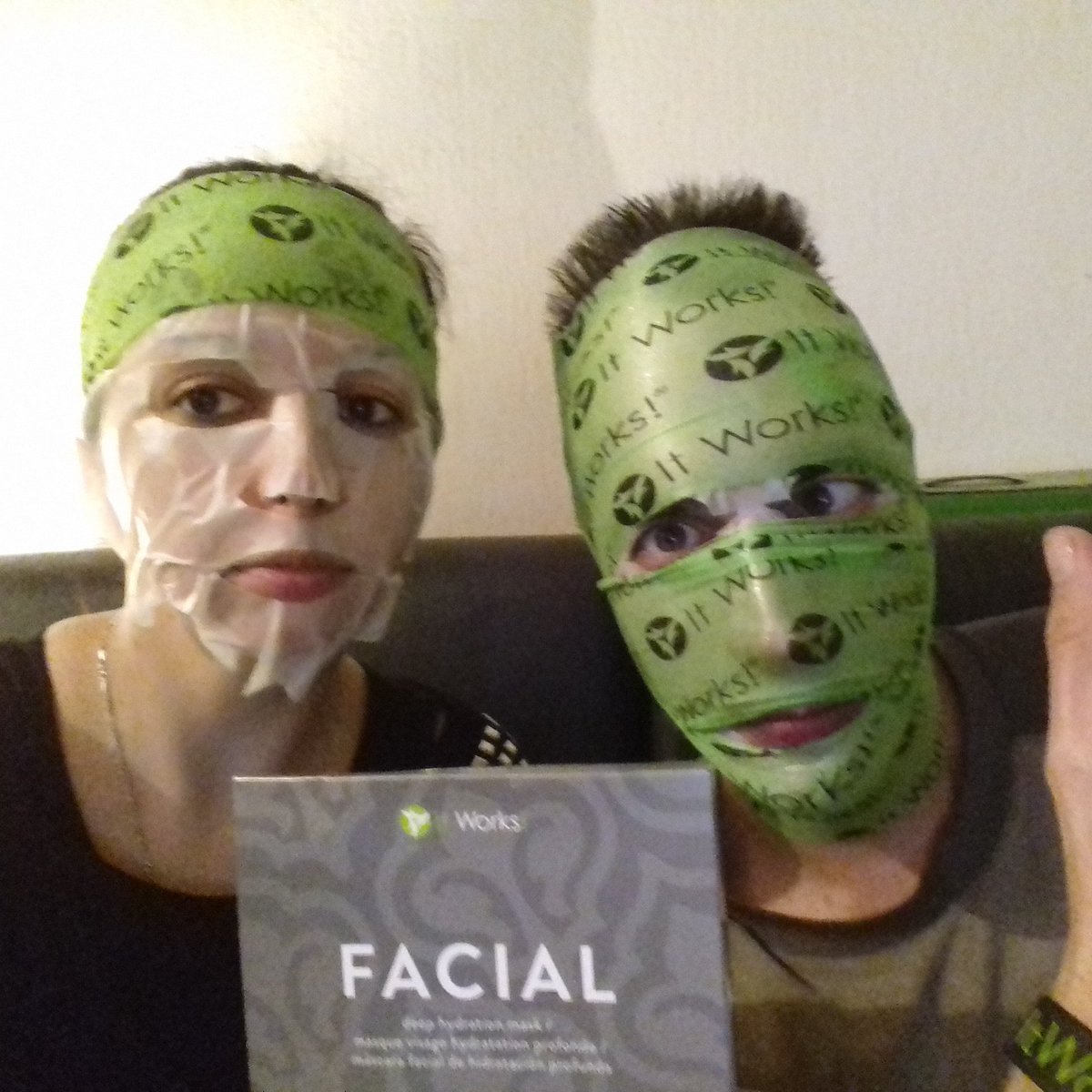 Vannina151's tweet photo. Parce que le ridicule ne tue pas ✌
 Ce soir c'est soin avec le #facial  de chez #itworks  💚 en amoureux 😍
#ajaccio #corse #produitdefou https://t.co/VblEQWZcZm