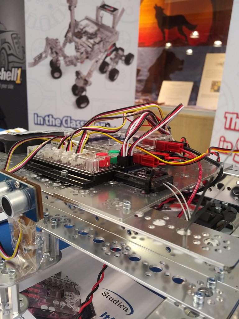 MatthewColbeck's tweet image. #TETRIXPRIZM on display @BCTEA with #StudicaCanada.  Come check out #TETRIXrobotics.