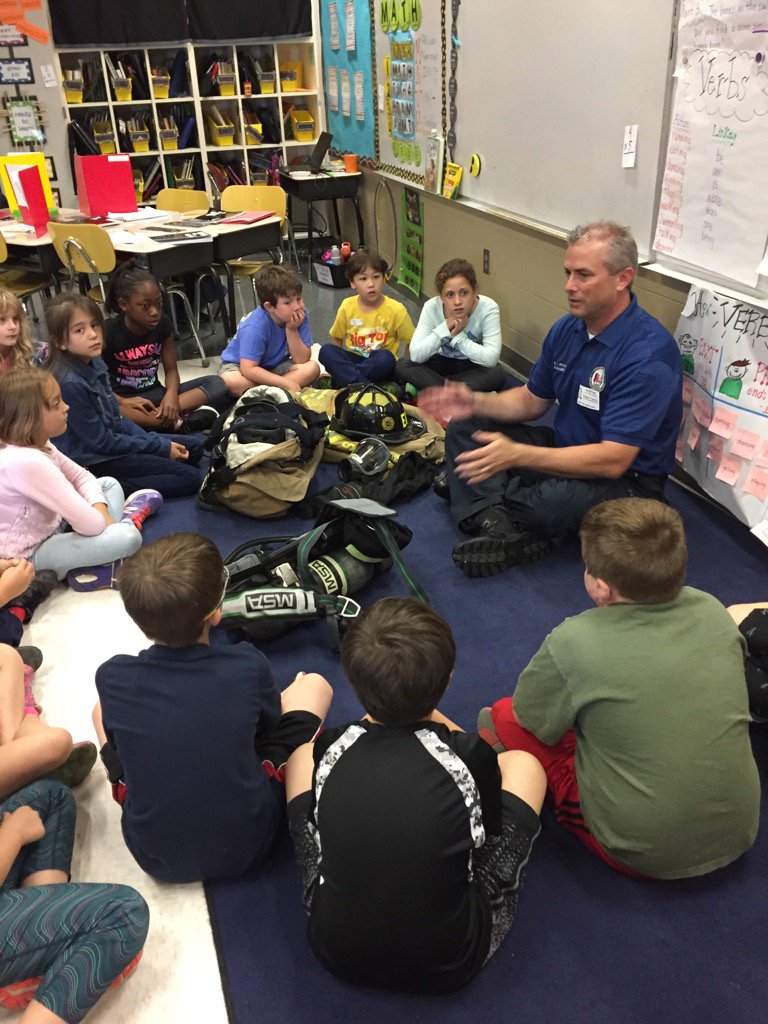 Thank you firefighter Ed for talking to us about fire safety 🚒