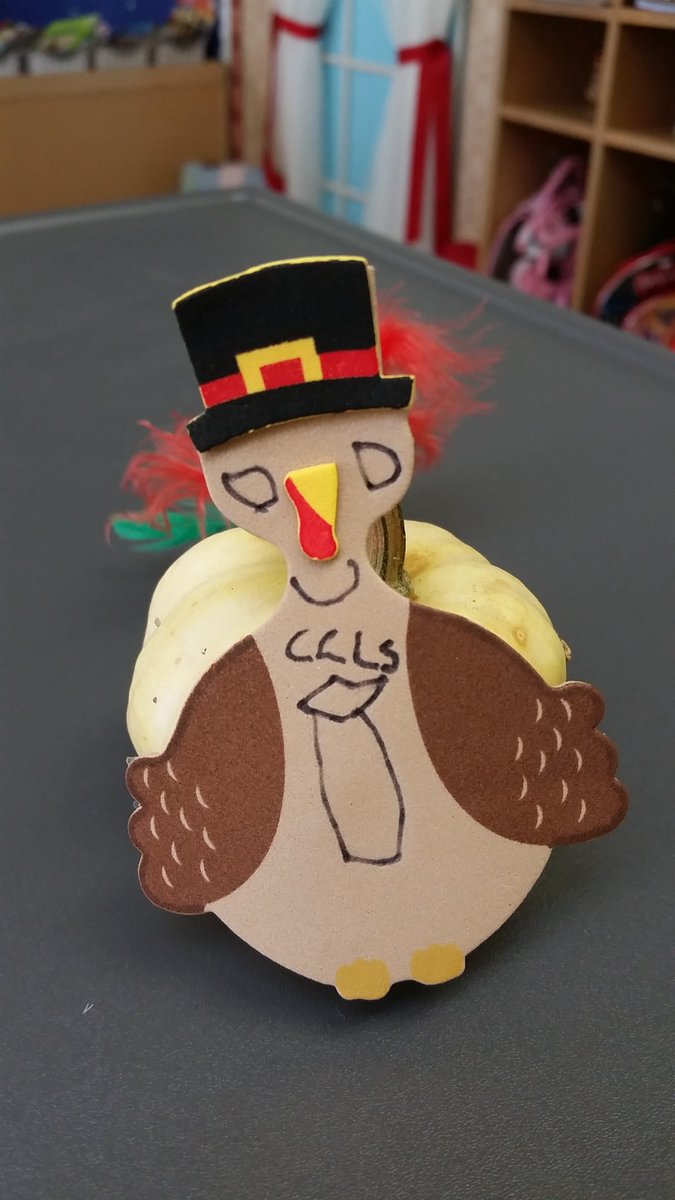 bethdaniels08's tweet photo. Mrs. Braun's class had their Harvest Party at school today. Snacks, games, and cute pumpkin turkeys!! https://t.co/iDvgg9H1i3