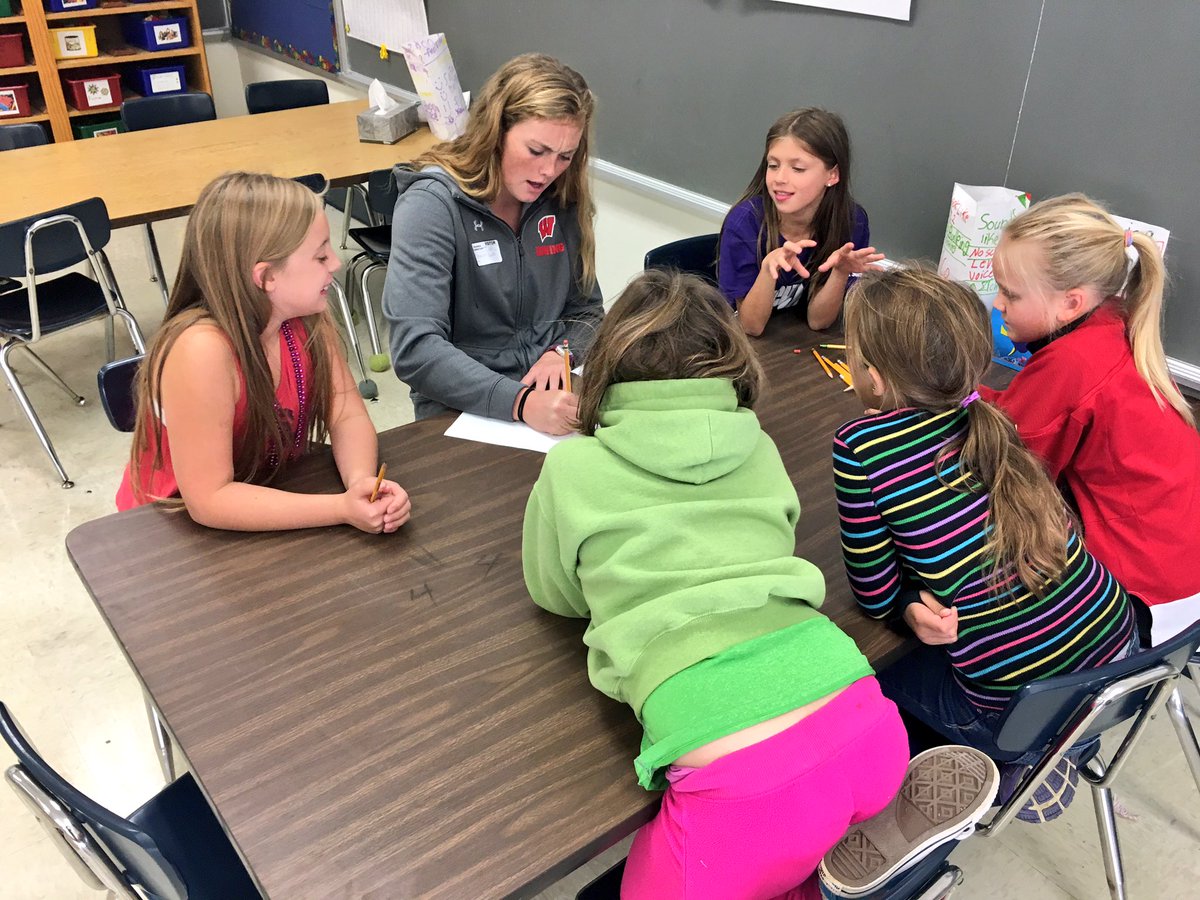 BadgersGiveBack's tweet photo. "It's important to have fun. Even if you lose, you still had fun while you were competing."

Some great advice for kids at @Kegonsa2016! https://t.co/gaIk4oe4ee