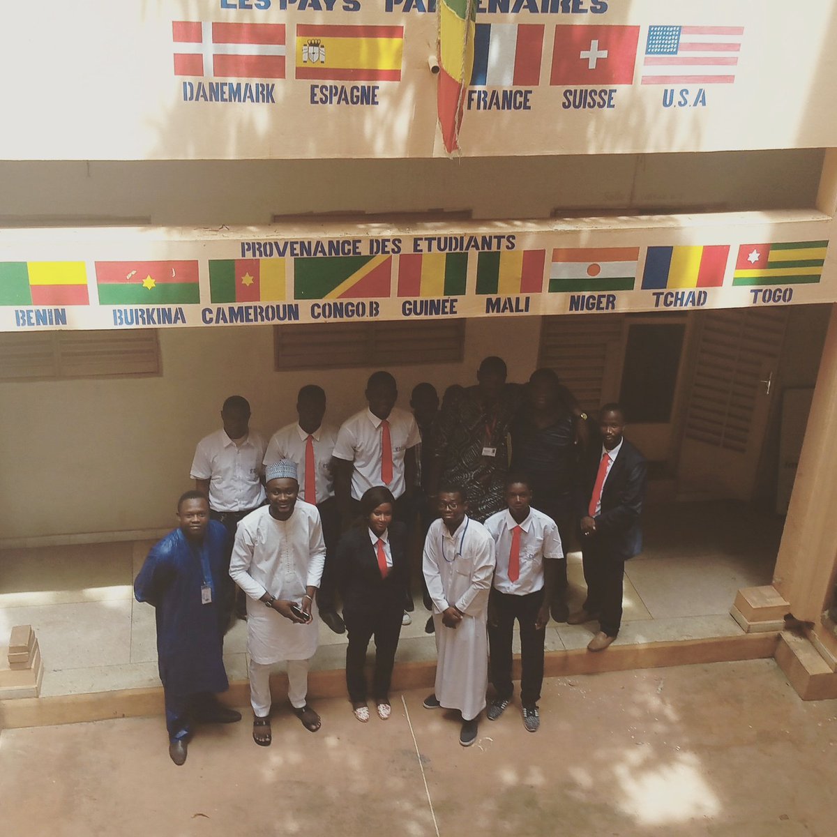 AFRIKArchi's tweet photo. Le Président Fondateur d'AFRIKArchi en visite ce jour a l'École Supérieure d'Ingénierie, d'Architecture et d'Urbanisme de Bamako, Mali. https://t.co/lrAvLeVkJz