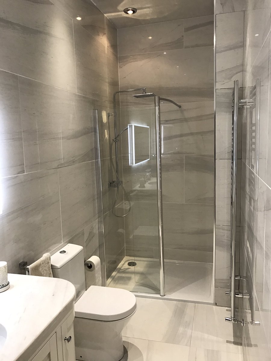wearekodo's tweet photo. Another en suite complete! 🚽🚿 https://t.co/McH4B3dMwt