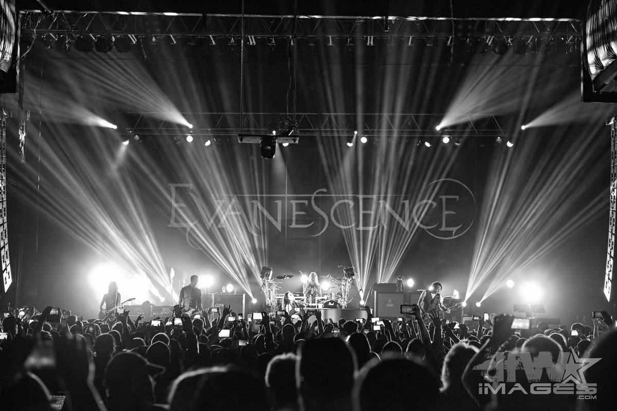 dfw_images's tweet photo. https://t.co/GHIdkplMqb Interview with @AmyLeeEV @evanescence @SSBallroom 2016 tour starting right here in #DFW #evanescence #AmyLee https://t.co/pwisfWTyua