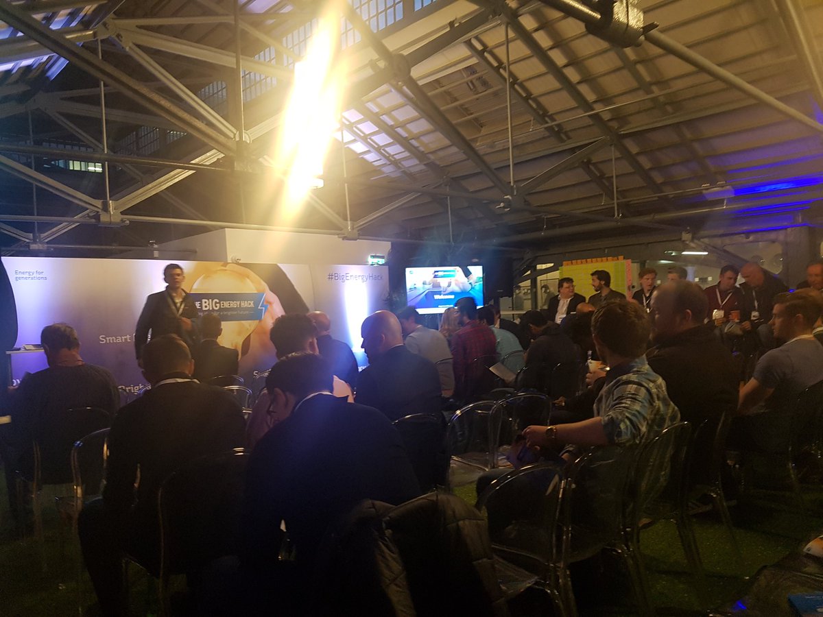 jamesojnr's tweet image. slightly diffrent crowd to last weekend @dogpatchlabs after #CoderGirlHackDay for the #bigenergyhack this weekend