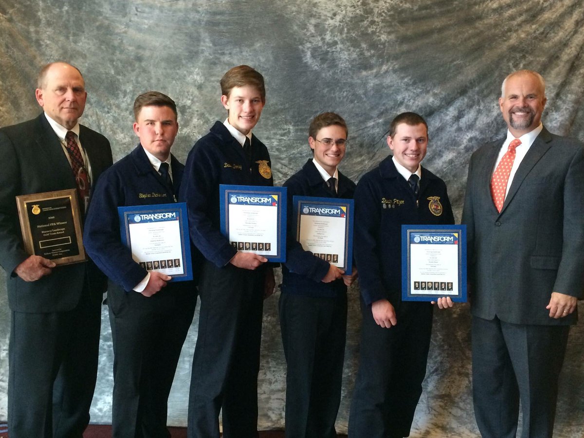Perry_Panthers's tweet photo. Dr.Claxton and PHS FFA National Winning Nursery Landscape Team #SuperProud #Number1 #CommitToTheP https://t.co/DGTNuoz9cU