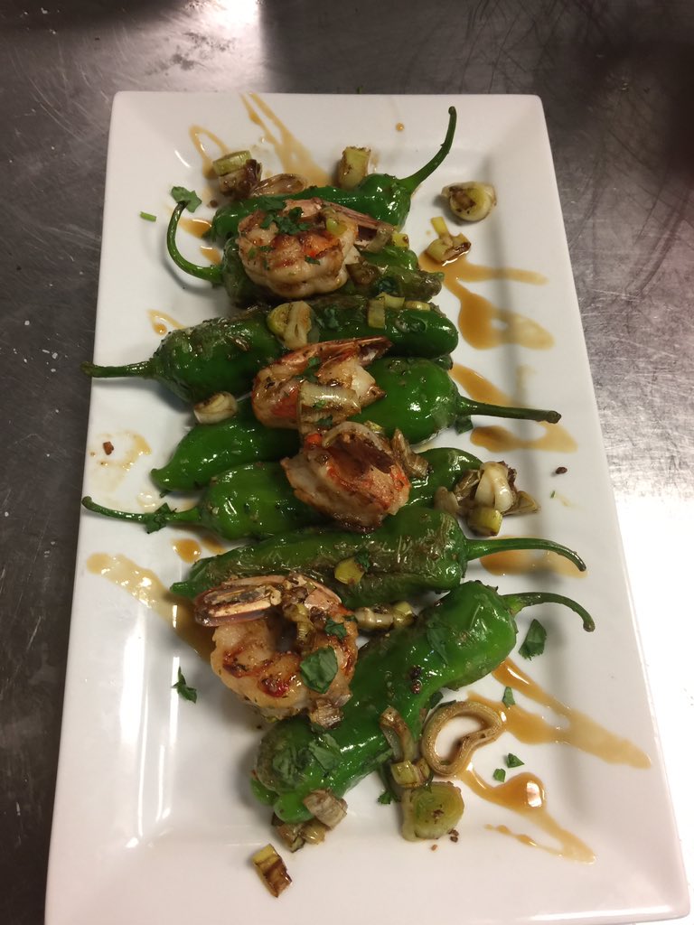 cheftverdream's tweet photo. Patagonian shrimp and shoshito pepper appetizer, sautéed with lime, cilantro and garlic. Drizzled with a sweet habanero gastrique. https://t.co/Zz1KE0W8aH