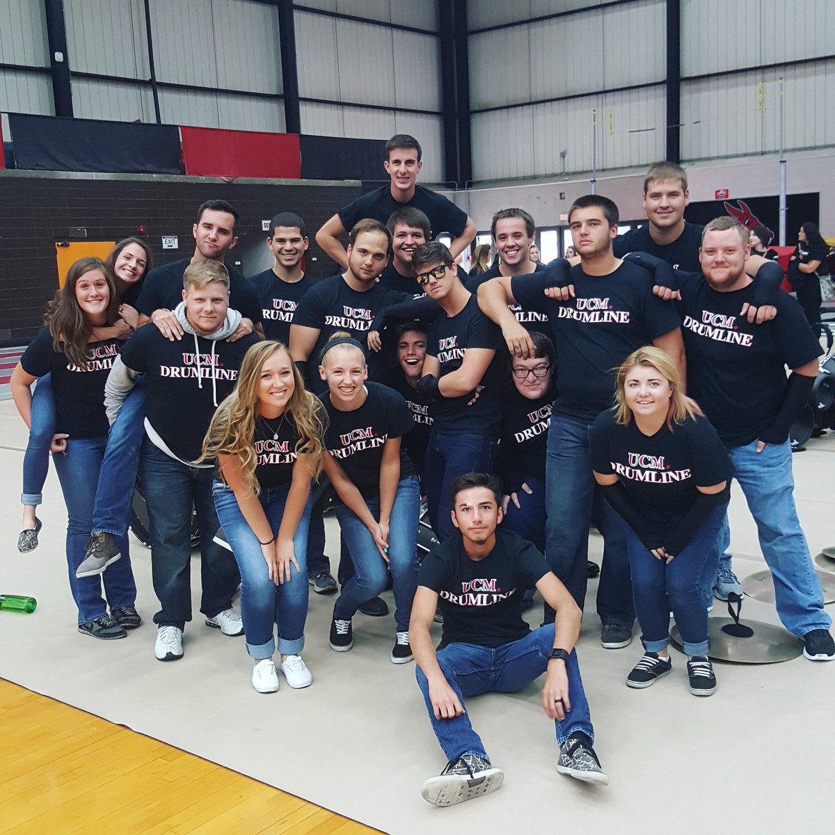 Kirsten_Hoogs's tweet photo. @UCentralMO @UCMHomecoming The UCM Drumline will be rocking Pine St tonight at 9:40! We'll see you there! #gomules #choosered #hoco2016 https://t.co/QD8OLZxdS0