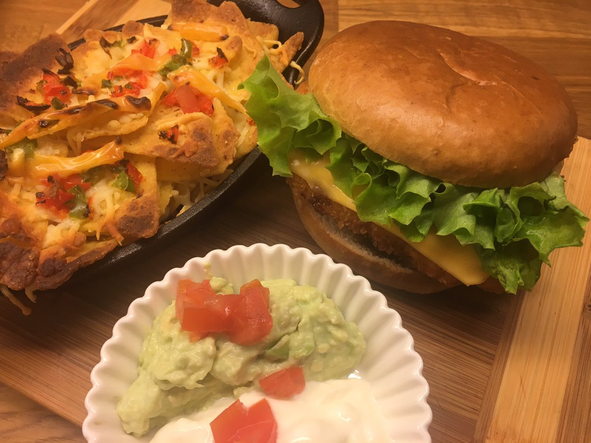 seaman30944196's tweet photo. #FriedChicken #chickenburger #nachocheese #friedbird https://t.co/frJnt2HIOJ